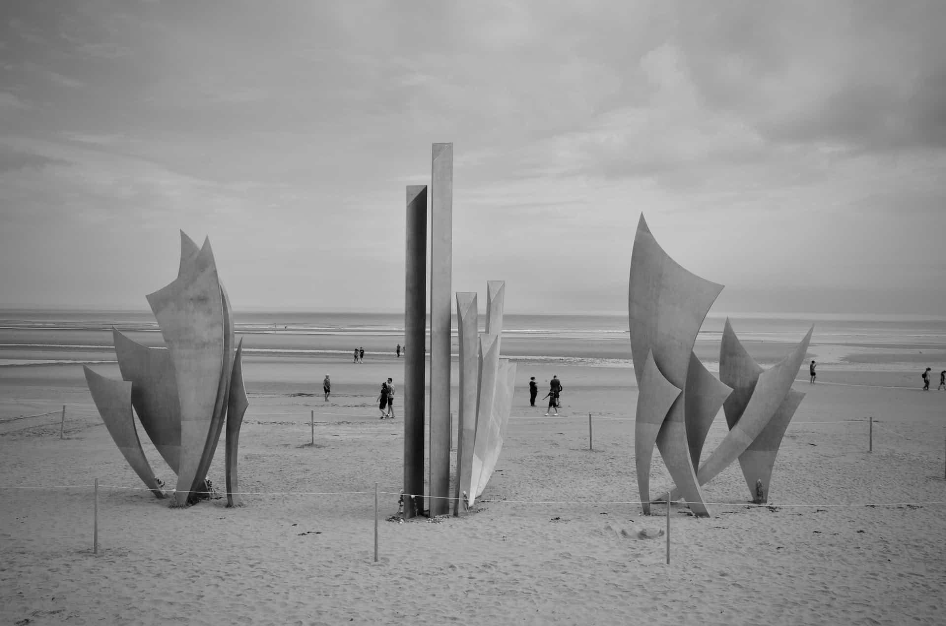 Omaha Beach standbeelden in inox